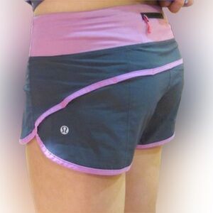 Lululemon Speed Short
Coal Purple Crush
